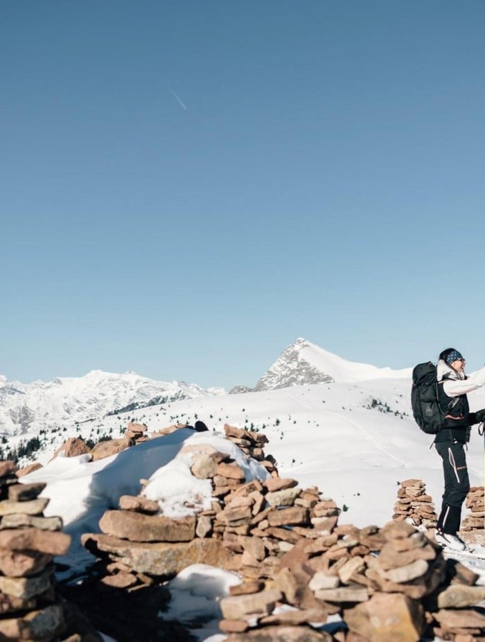 SNOWSHOE-HIKING