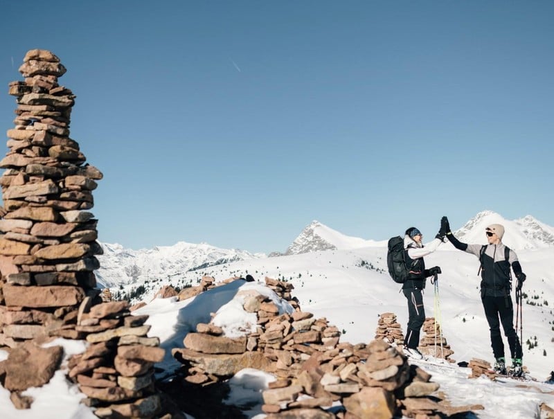 SNOWSHOE-HIKING