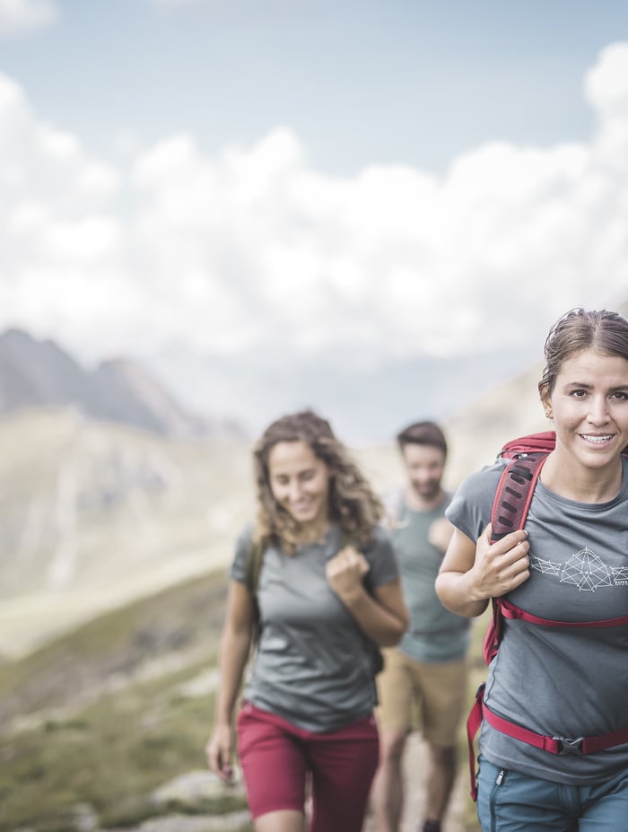 WANDERN MACHT GLÜCKLICH