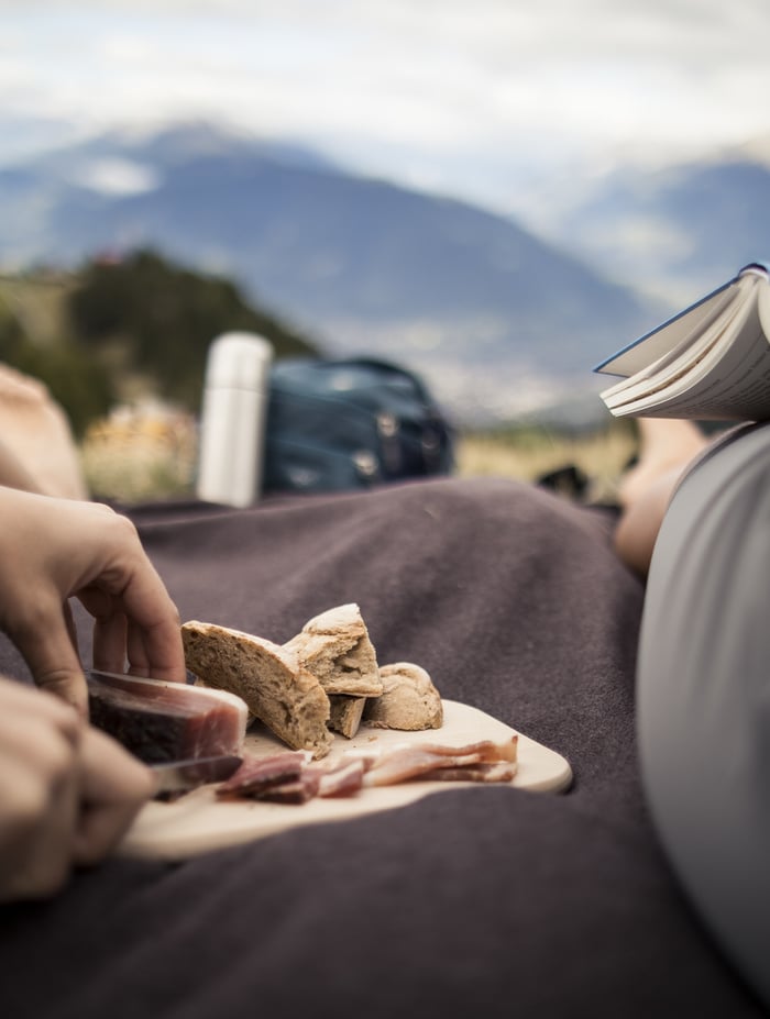 PICNIC TIME=RELAX TIME